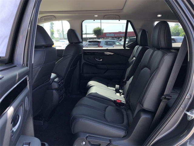 new 2025 Honda Pilot car, priced at $48,450