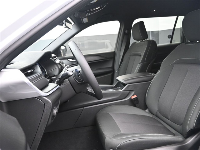 new 2025 Jeep Grand Cherokee L car, priced at $38,183