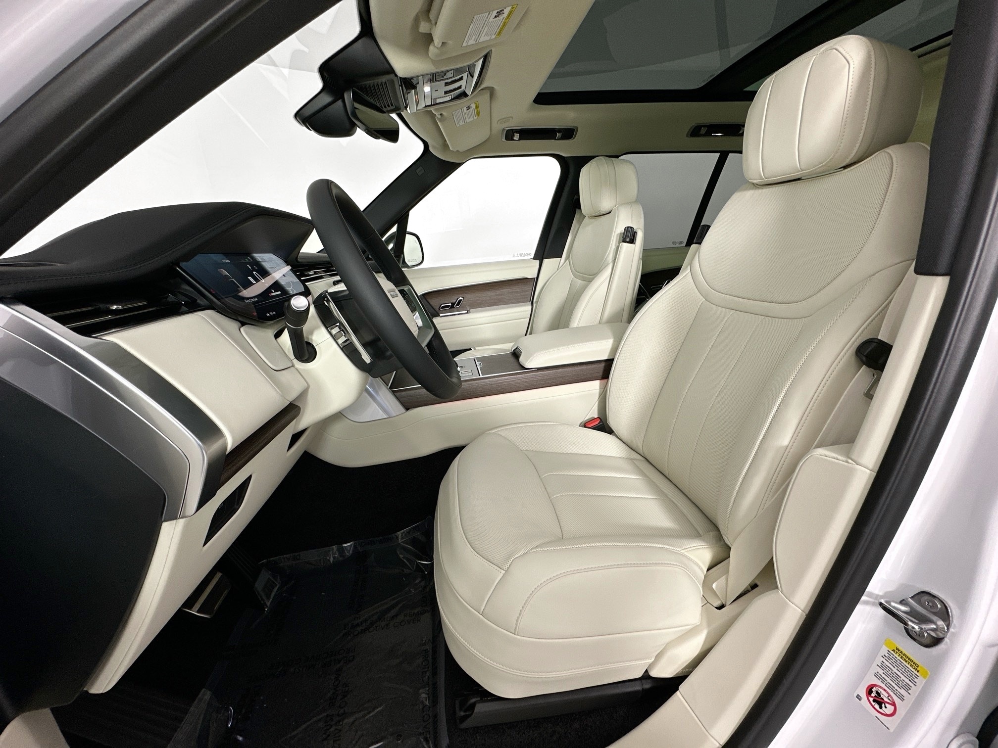 new 2025 Land Rover Range Rover car, priced at $138,630