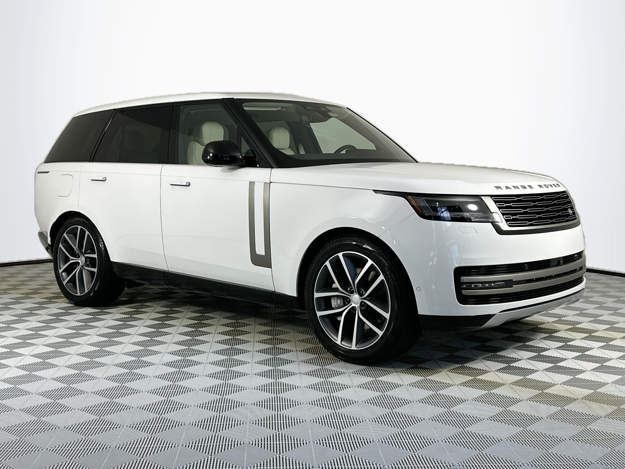 new 2025 Land Rover Range Rover car, priced at $138,630