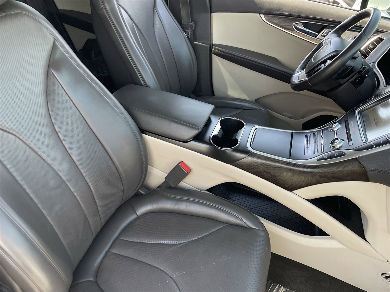 used 2020 Lincoln Nautilus car, priced at $25,284