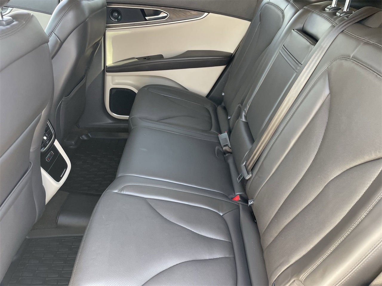 used 2020 Lincoln Nautilus car, priced at $25,284
