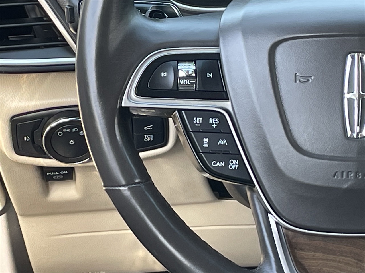 used 2020 Lincoln Nautilus car, priced at $25,284