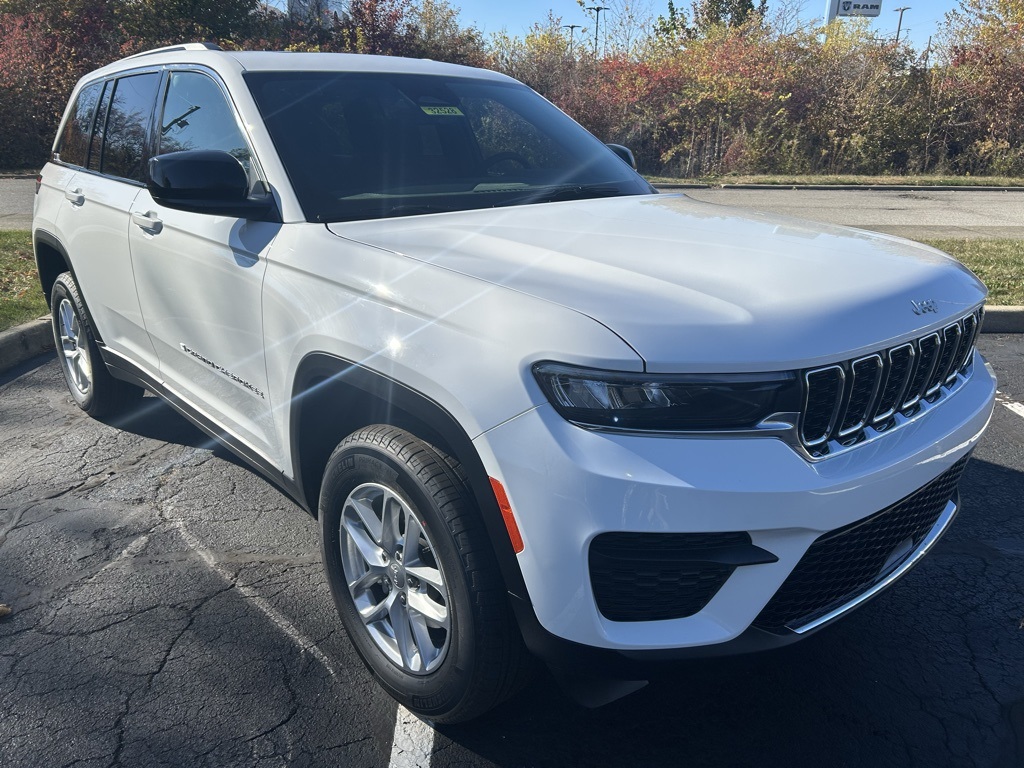 new 2025 Jeep Grand Cherokee car, priced at $35,999