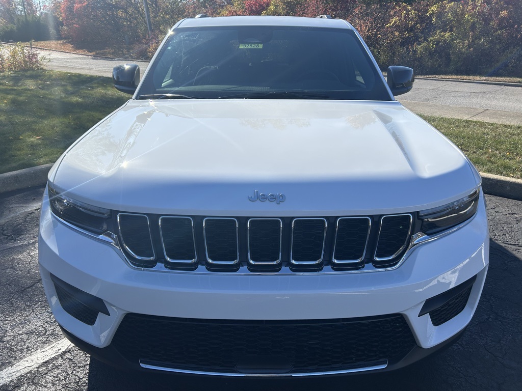 new 2025 Jeep Grand Cherokee car, priced at $35,999