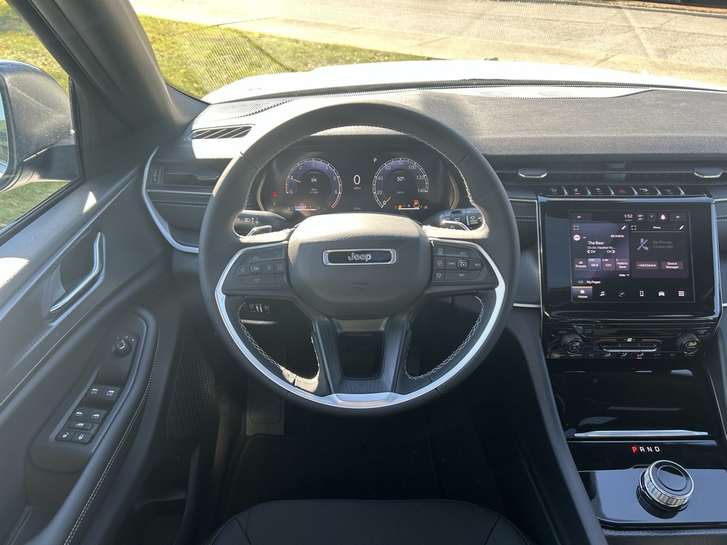 new 2025 Jeep Grand Cherokee car, priced at $35,999
