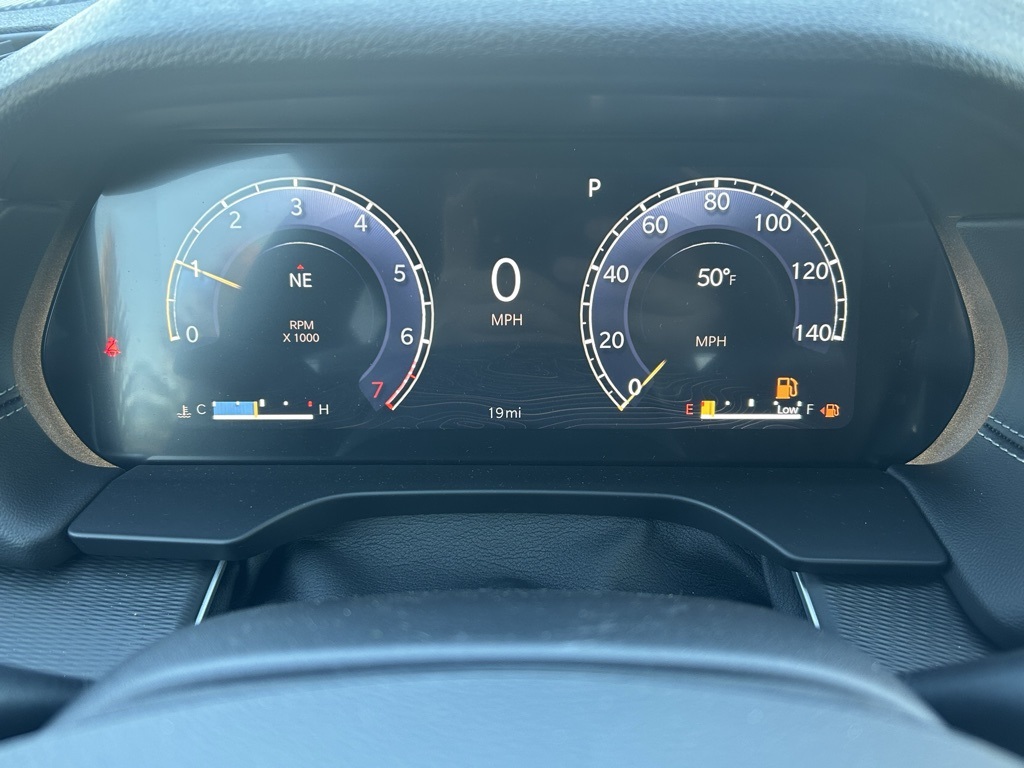 new 2025 Jeep Grand Cherokee car, priced at $35,999