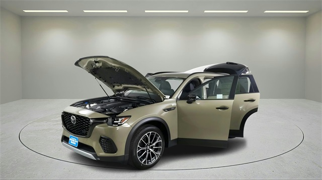 used 2025 Mazda CX-70 PHEV car, priced at $49,997