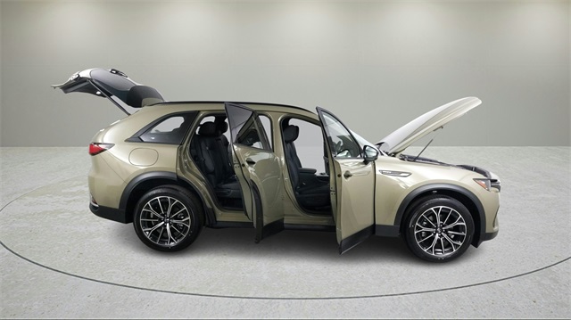used 2025 Mazda CX-70 PHEV car, priced at $49,997