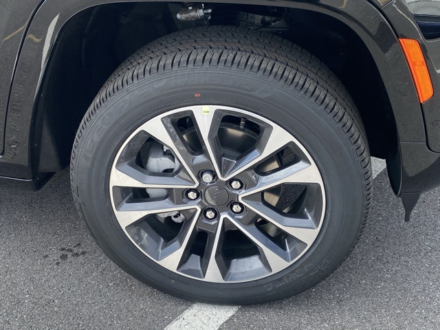 new 2025 Jeep Grand Cherokee car, priced at $57,714