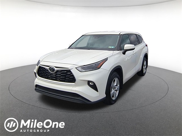 used 2021 Toyota Highlander car, priced at $22,911