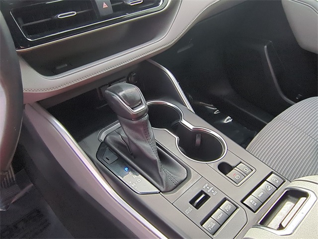 used 2021 Toyota Highlander car, priced at $22,911