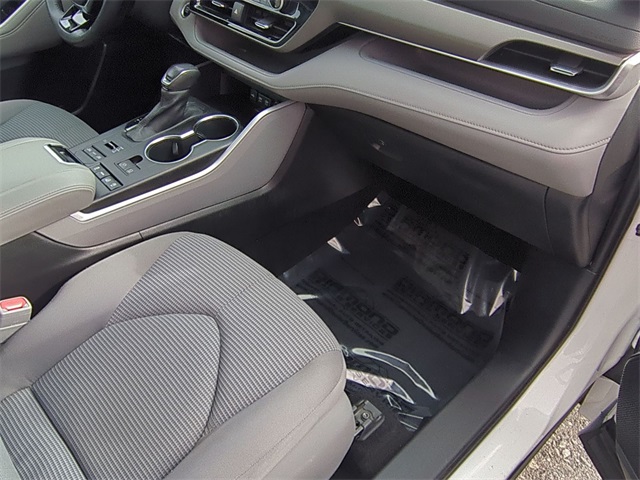 used 2021 Toyota Highlander car, priced at $22,911