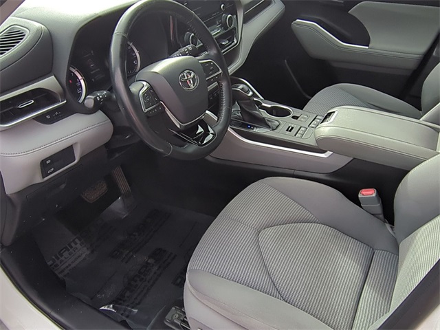 used 2021 Toyota Highlander car, priced at $22,911