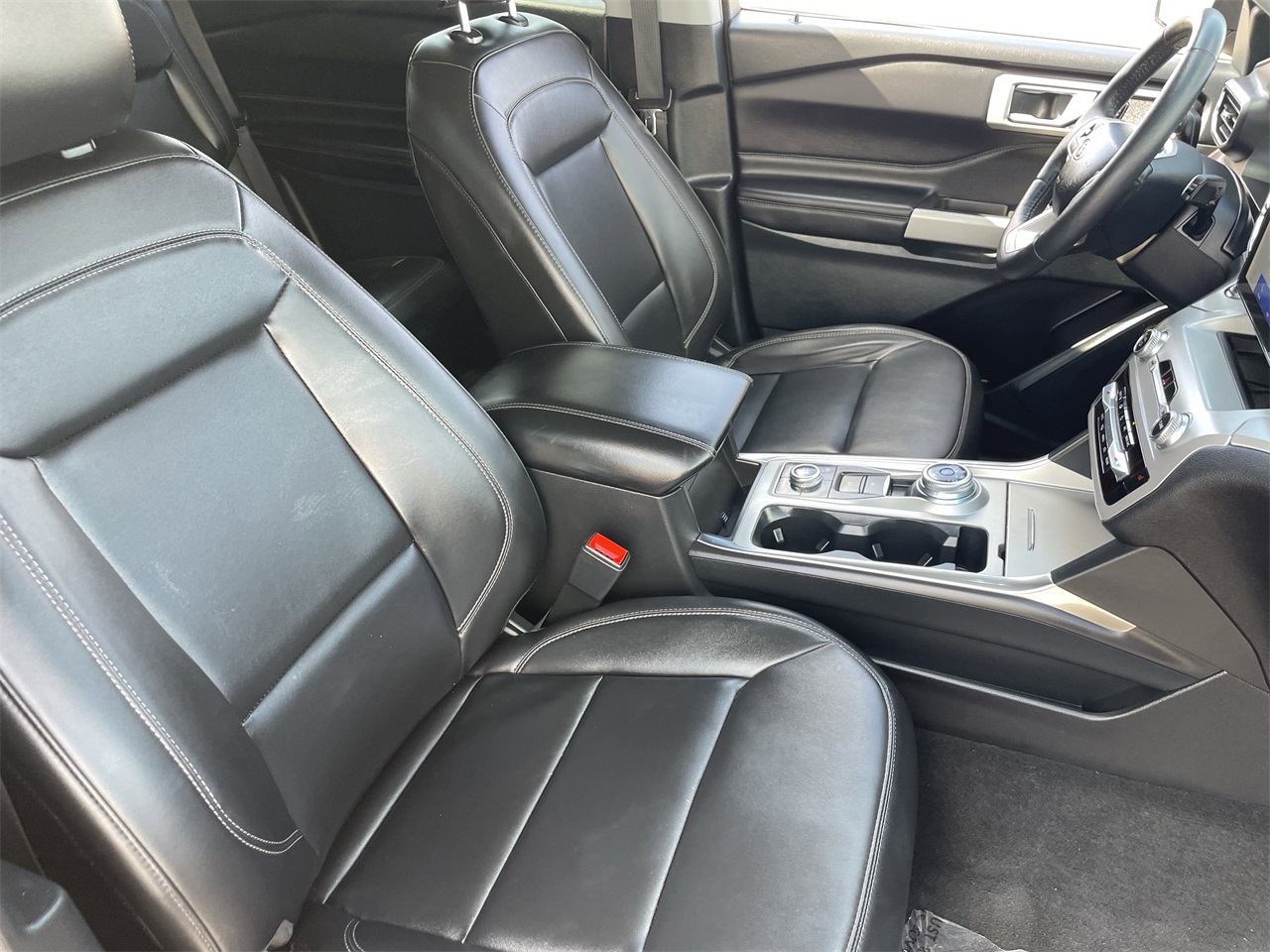 used 2024 Ford Explorer car, priced at $30,903