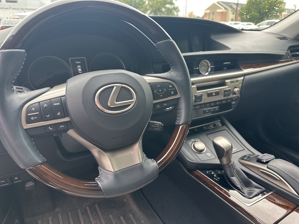 used 2017 Lexus ES car, priced at $27,990