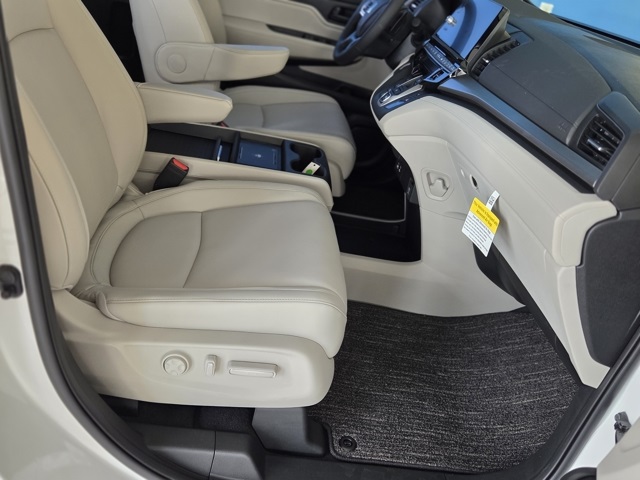 new 2026 Honda Odyssey car, priced at $44,290