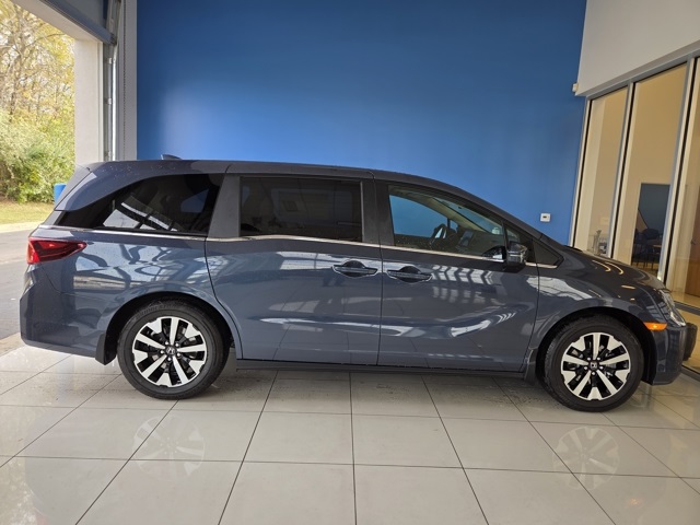 new 2026 Honda Odyssey car, priced at $44,290