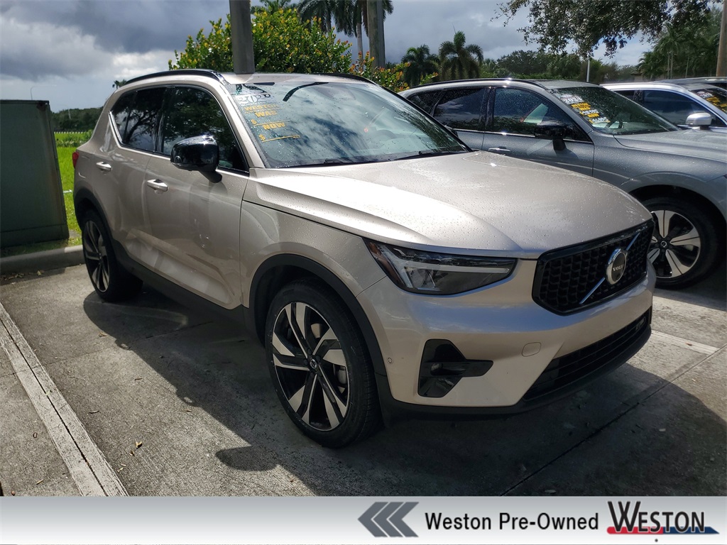 used 2023 Volvo XC40 car, priced at $31,995