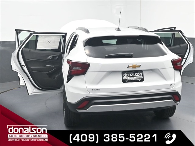 new 2026 Chevrolet Trax car, priced at $25,090