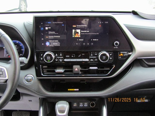 used 2023 Toyota Highlander Hybrid car, priced at $46,499