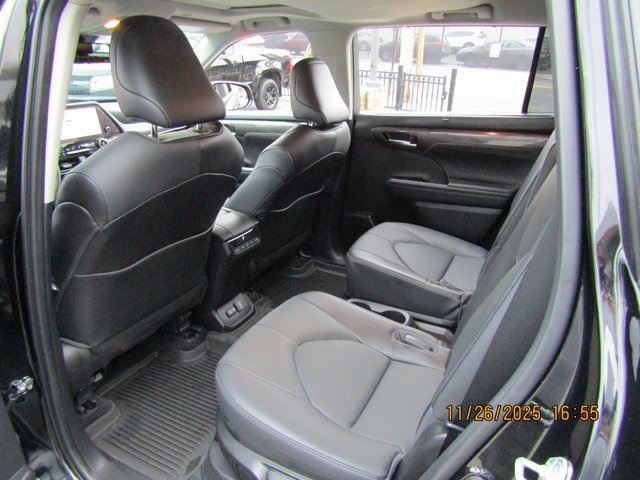 used 2023 Toyota Highlander Hybrid car, priced at $46,499