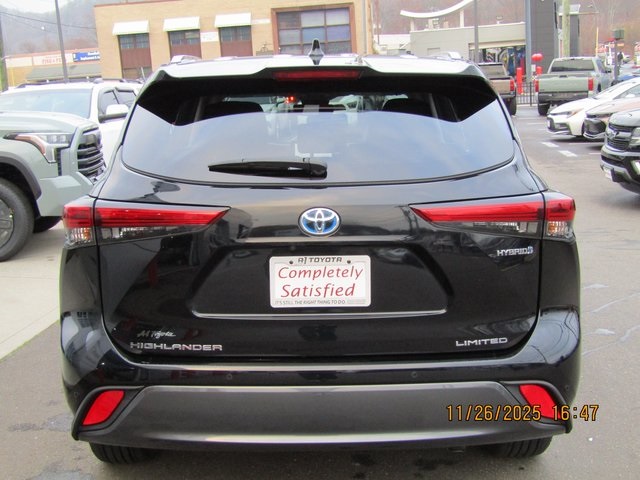 used 2023 Toyota Highlander Hybrid car, priced at $46,499