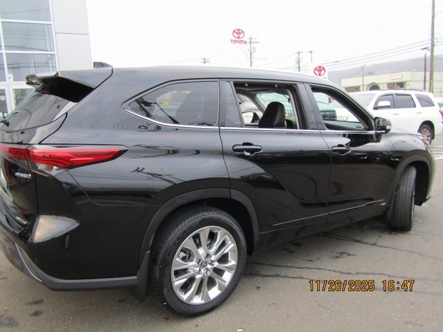 used 2023 Toyota Highlander Hybrid car, priced at $46,499