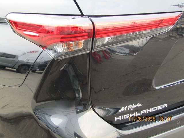 used 2023 Toyota Highlander Hybrid car, priced at $46,499