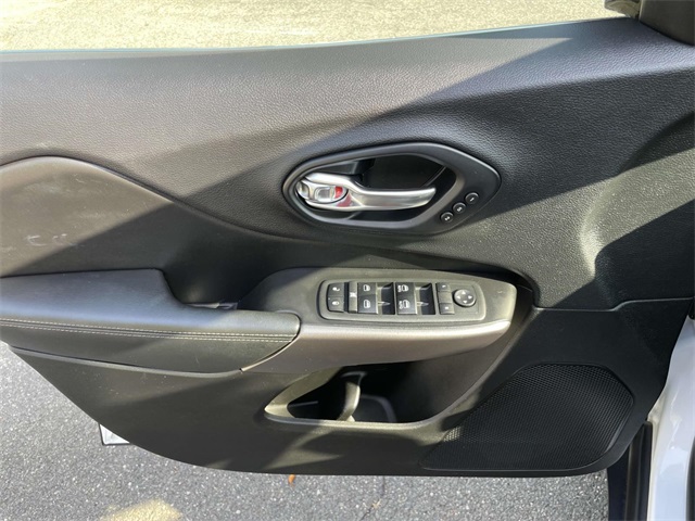 used 2019 Jeep Cherokee car, priced at $15,854
