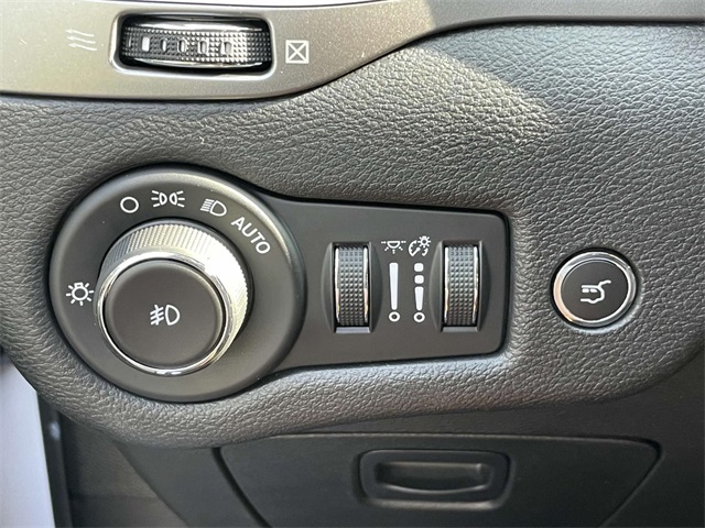 used 2019 Jeep Cherokee car, priced at $15,854