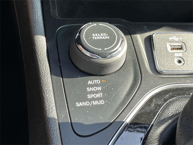 used 2019 Jeep Cherokee car, priced at $15,854