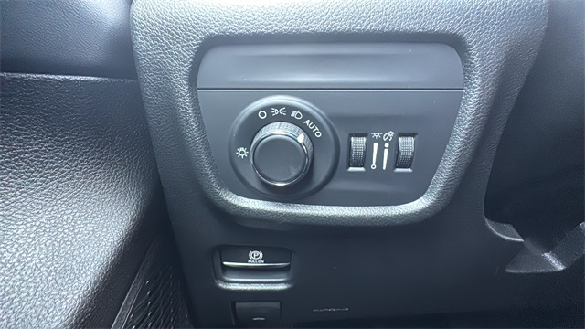 new 2025 Jeep Grand Cherokee car, priced at $42,848