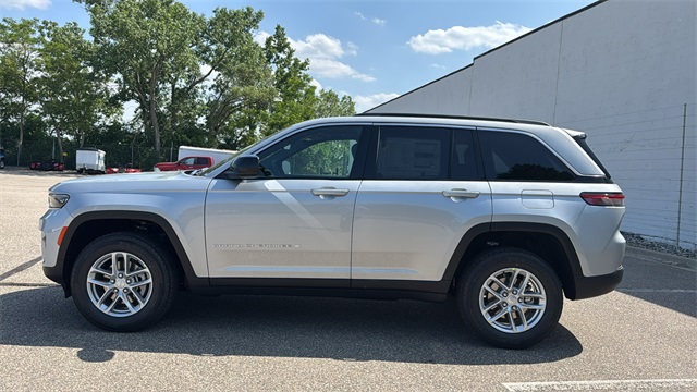 new 2025 Jeep Grand Cherokee car, priced at $42,848
