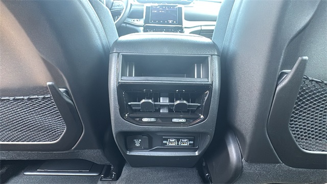 new 2025 Jeep Grand Cherokee car, priced at $42,848