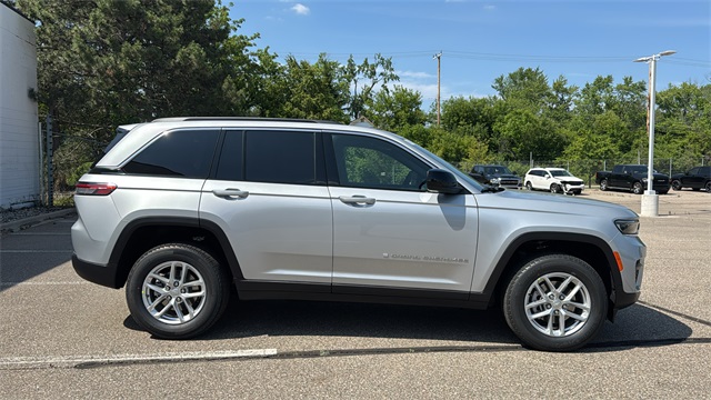 new 2025 Jeep Grand Cherokee car, priced at $42,848