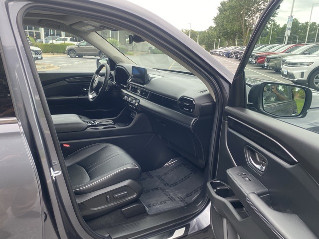 new 2025 Honda Pilot car, priced at $56,250