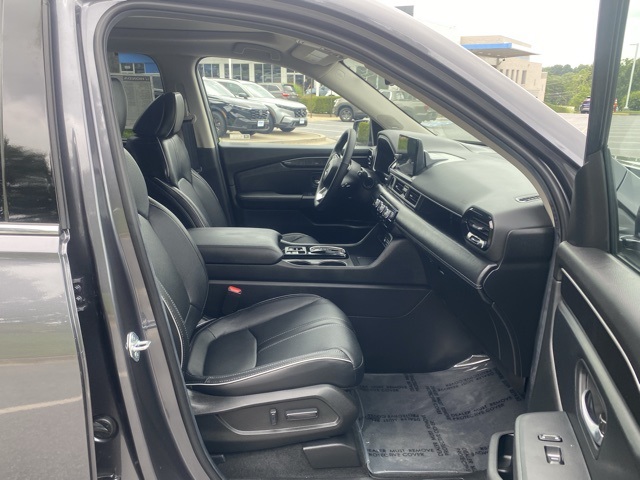 new 2025 Honda Pilot car, priced at $56,250