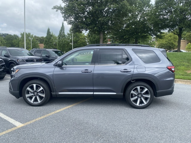 new 2025 Honda Pilot car, priced at $56,250