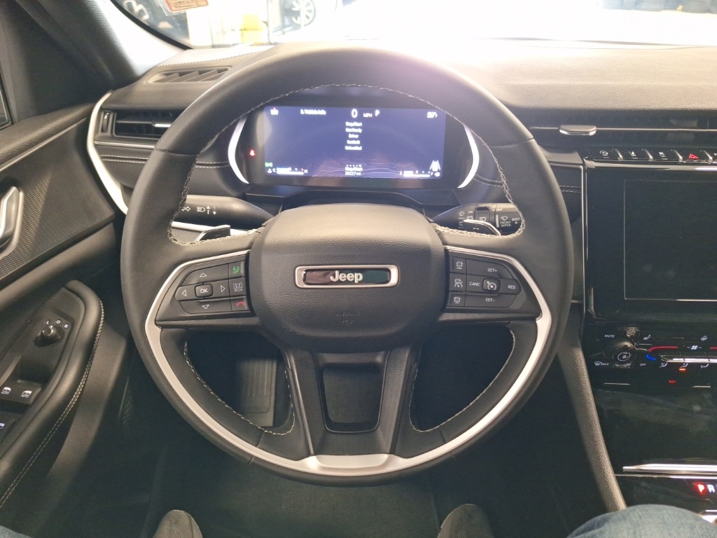 used 2023 Jeep Grand Cherokee car, priced at $31,800