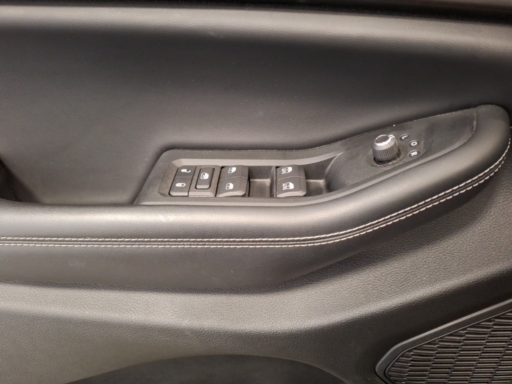 used 2023 Jeep Grand Cherokee car, priced at $31,800