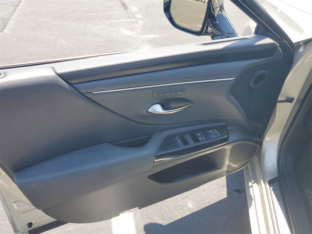 used 2022 Lexus ES car, priced at $35,998