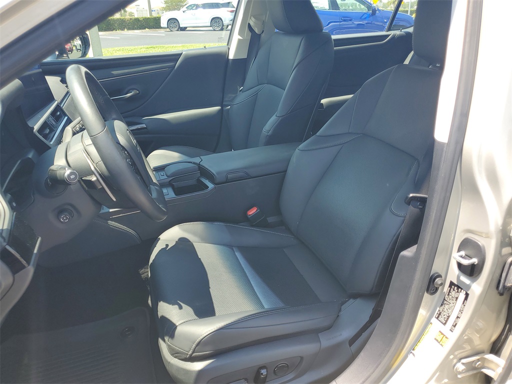 used 2022 Lexus ES car, priced at $35,998