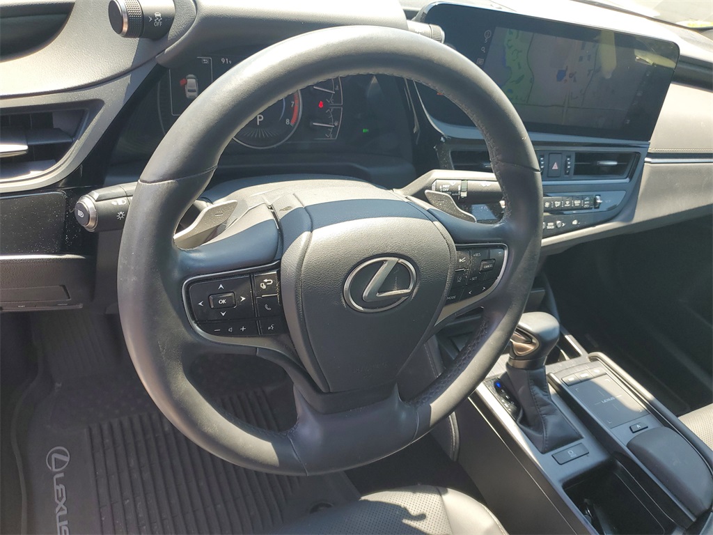used 2022 Lexus ES car, priced at $35,998