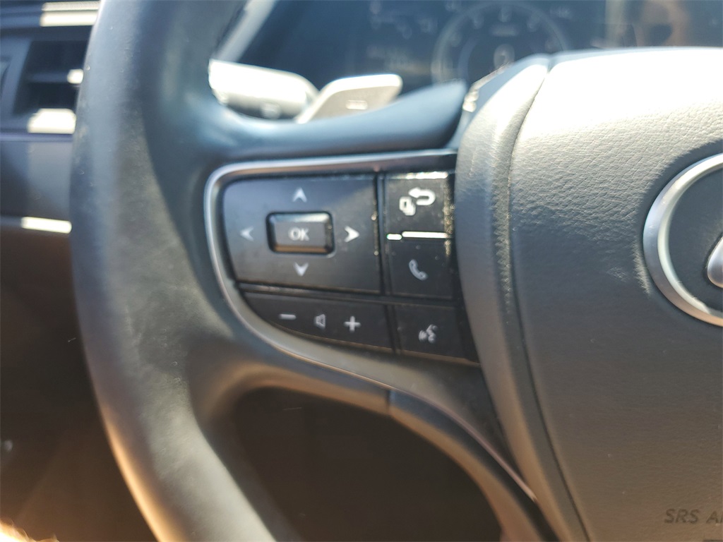 used 2022 Lexus ES car, priced at $35,998
