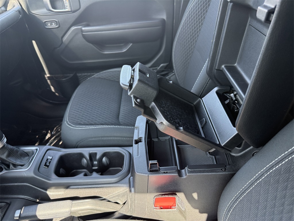 used 2021 Jeep Gladiator car, priced at $28,498