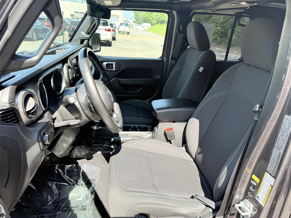 used 2021 Jeep Gladiator car, priced at $28,498
