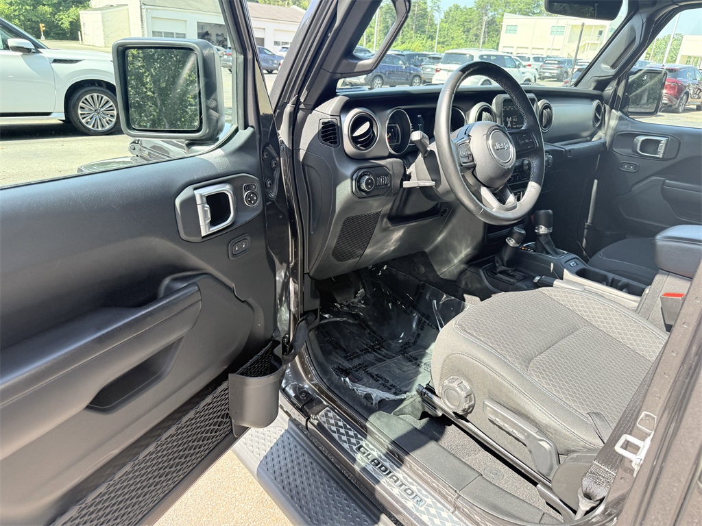 used 2021 Jeep Gladiator car, priced at $28,498