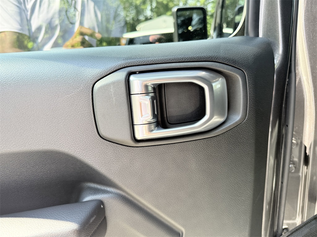 used 2021 Jeep Gladiator car, priced at $28,498