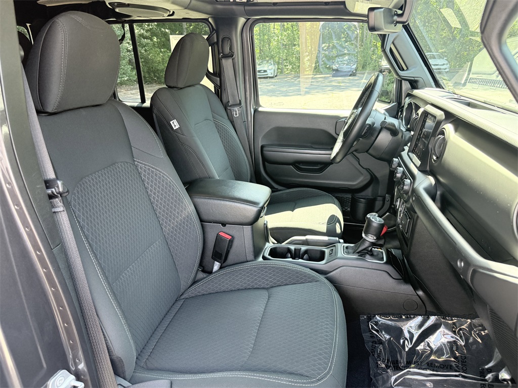 used 2021 Jeep Gladiator car, priced at $28,498